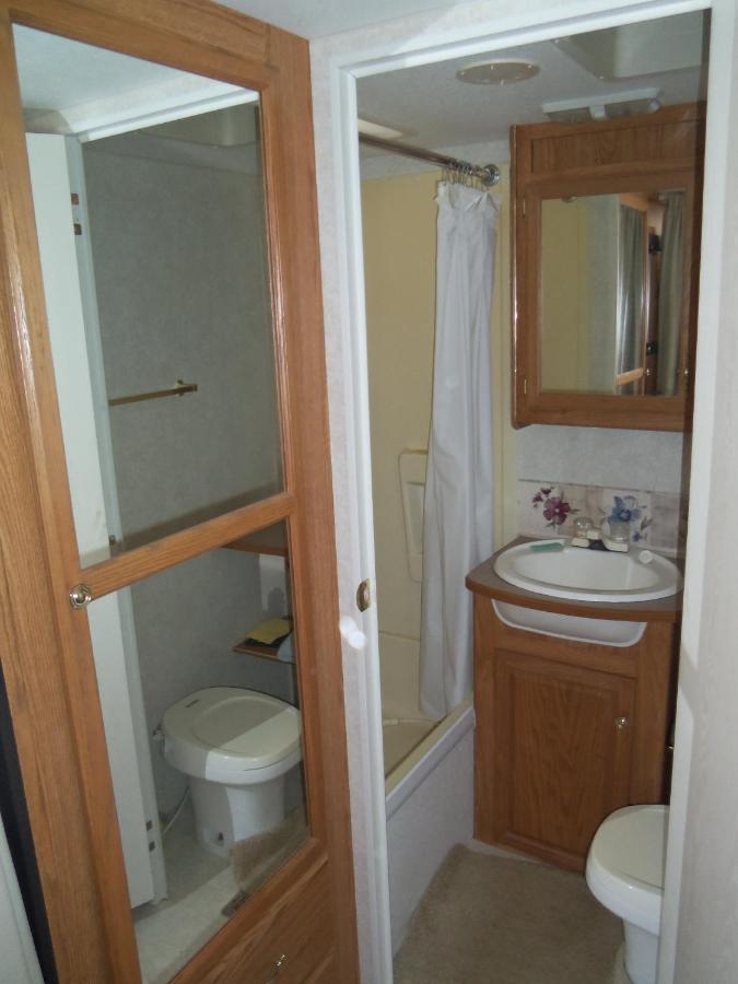 A Comfortable Place To Rest Or Play At Fort Myers Beach Rv Resort Exterior foto